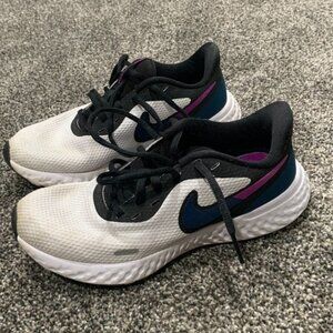 Nike Revolution 5 BQ3207-102 White/Blue Running Shoes - please see all pictures